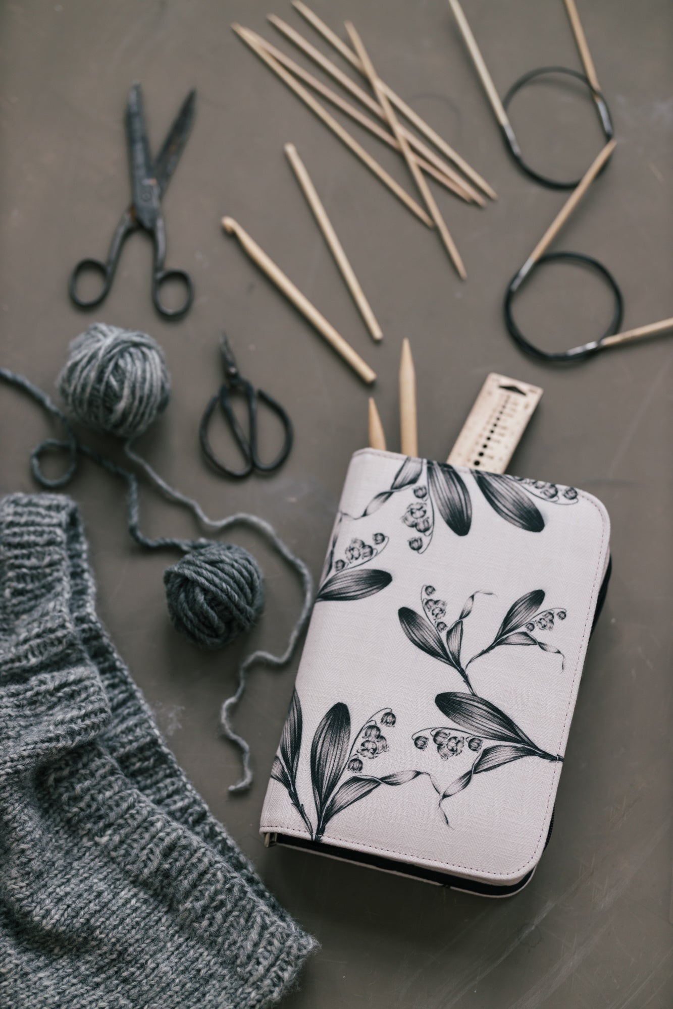 Novita puikkojen säilytyskotelo