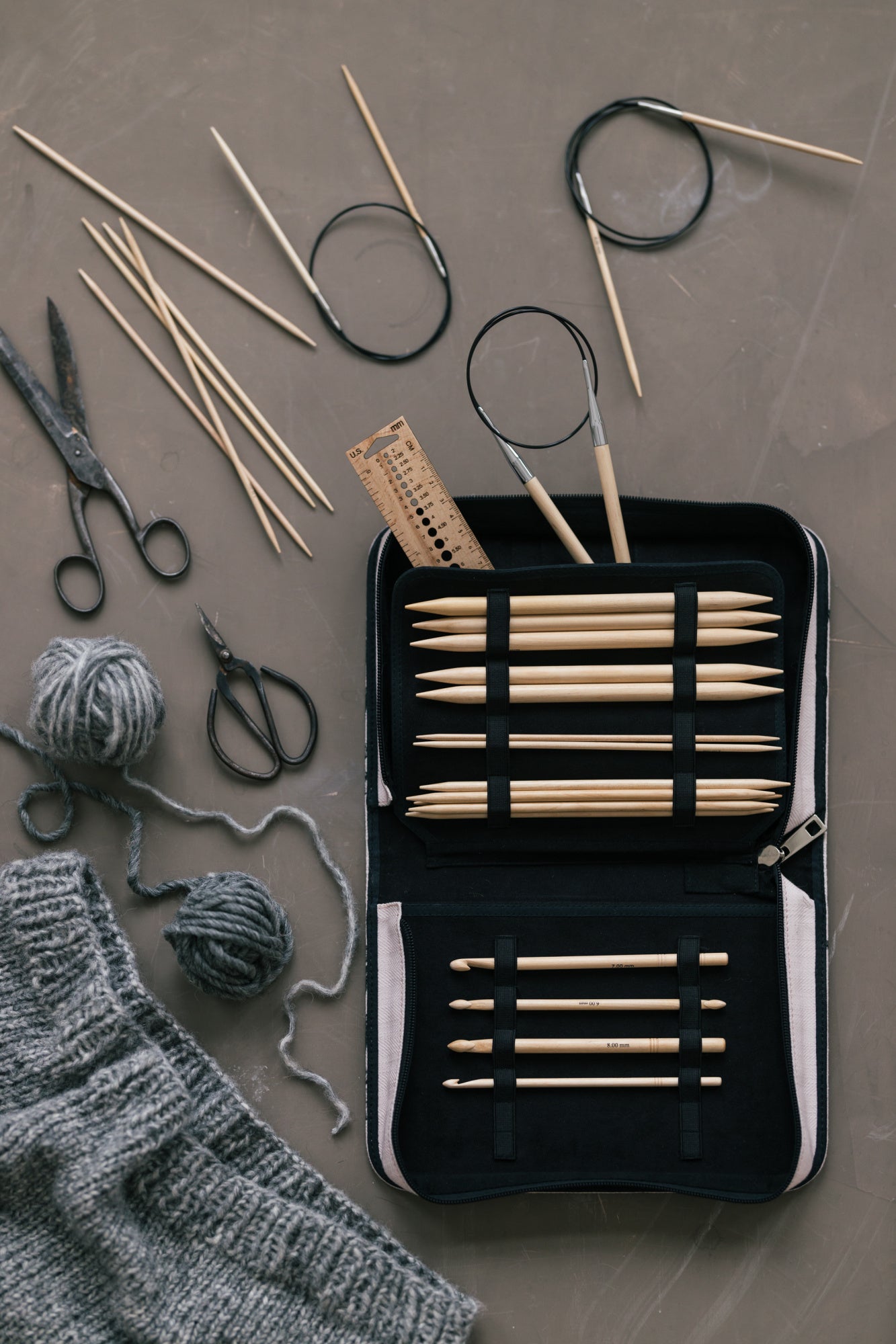 Novita puikkojen säilytyskotelo